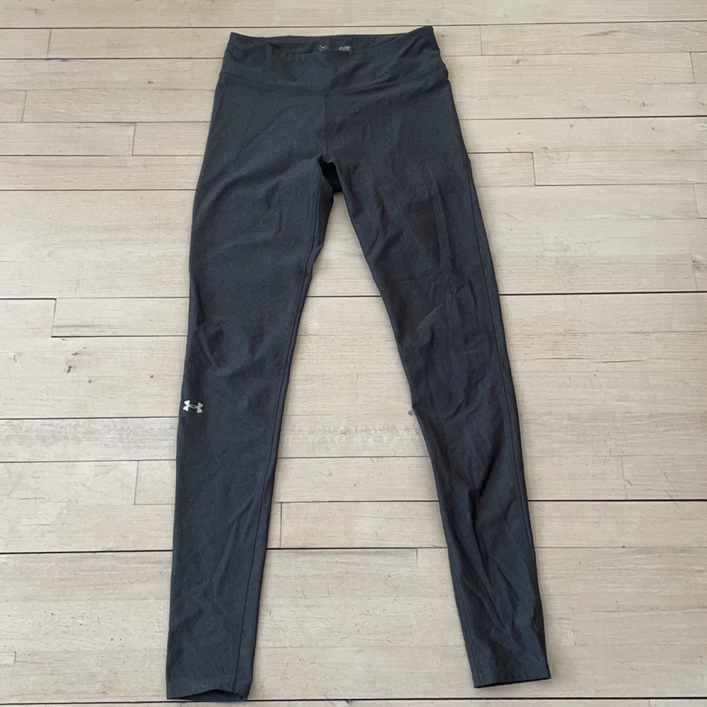 Under Armour dark grey leggings